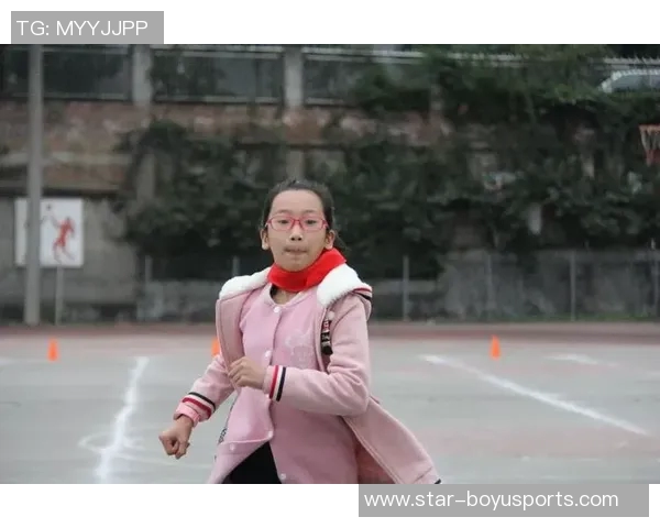 聚焦上海篮球队的耐力训练与比赛表现提升的深度分析与探讨