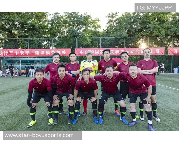 重庆足球队的拼搏之路杯赛特别报道展现奋斗精神与团队力量